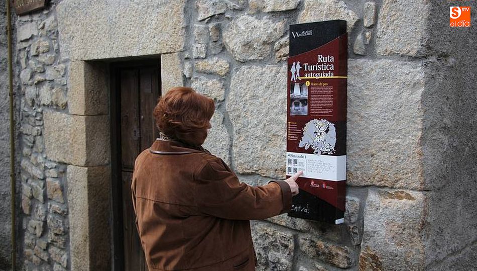 Villarino ampliará su ruta autoguiada trilingüe y adaptada para invidentes / CORRAL