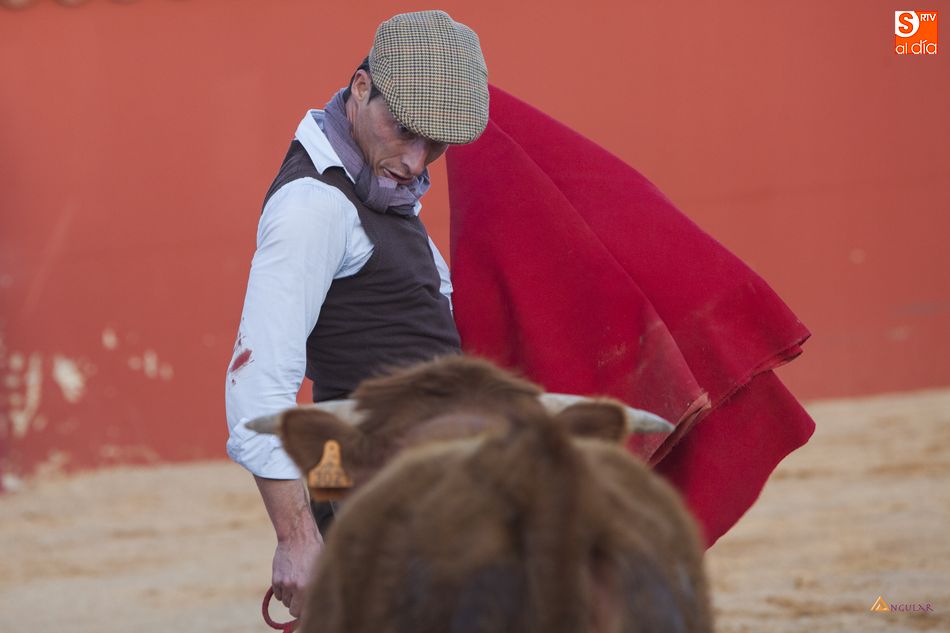 Diego Urdiales en la plaza de tientas de la ganadería El Pilar | FOTOS: Pablo Angular