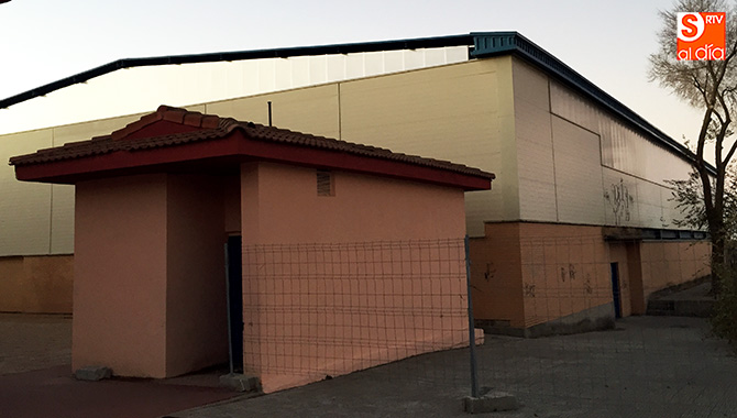 La obras de cerramiento del pabellón del colegio Severiano Montero terminaran en los próximos días
