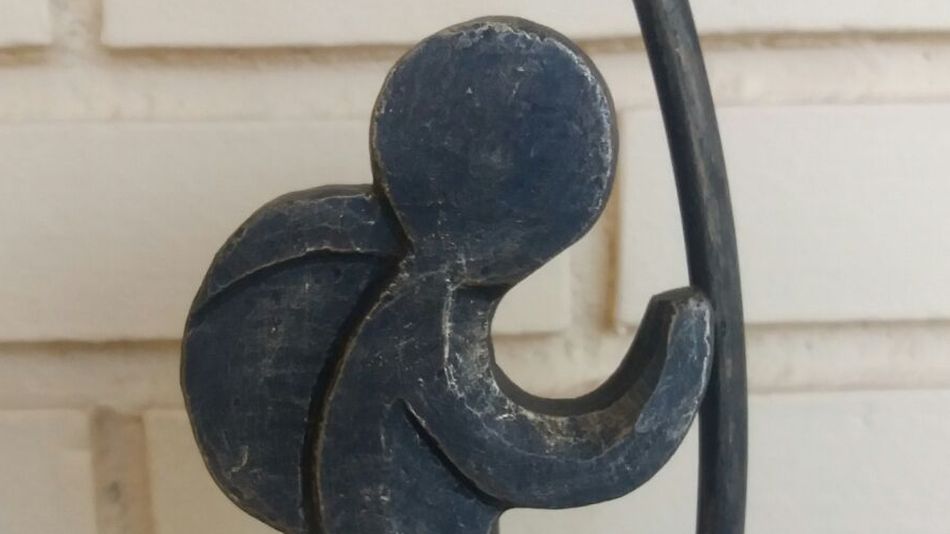 Foto de la estatuilla de Ana Belén Alcalde.