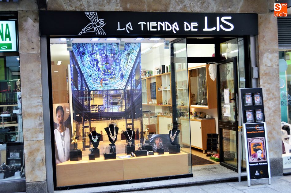 La tienda de la Casa Lis ubicada en la Calle Prior | | Reportaje Gráfico: Ángel Merino