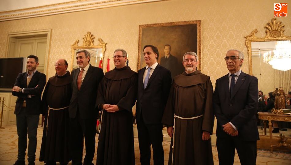 Un momento del acto celebrado en el Salón de Recepciones del Ayuntamiento