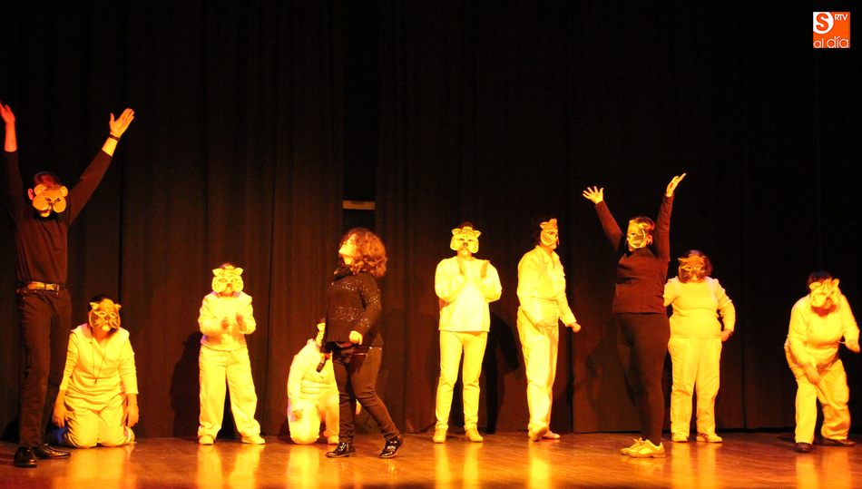 Los usuarios del centro de Asprodes en Vitigudino interpretaron algunas canciones famosas de Disney