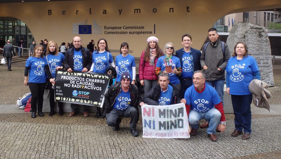Integrantes de la plataforma Stop Uranio en su visita a Bruselas a mediados de noviembre