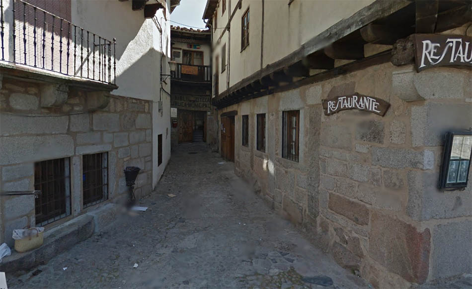 La biblioteca municipal, ubicada frente a la plaza Mayor, acogerá la actividad