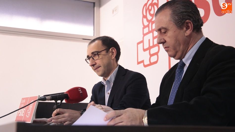 El diputado del PSOE por Salamanca, David Serrada, y el portavoz de la Comisión Ejecutiva Provincial, Toribio Plaza. Fotos: Alejandro López