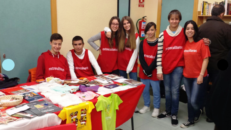 Voluntarios del rastrillo solidario del Milagro de San José