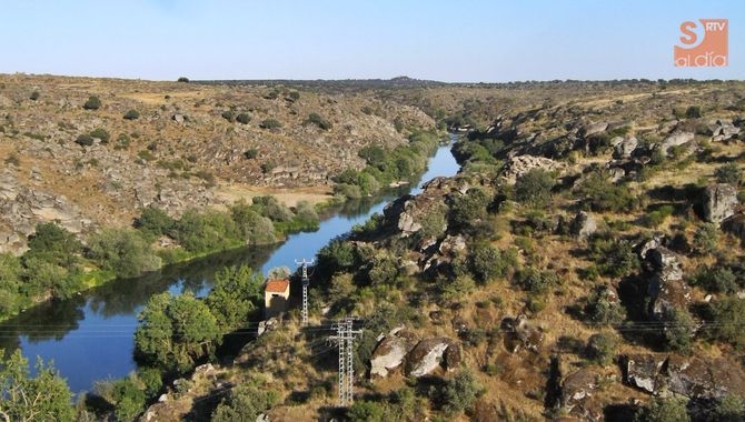 El río Tormes, a su paso por Ledesma