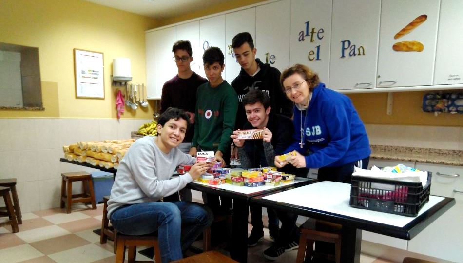 Algunos de los alumnos que han participado en este proyecto solidario