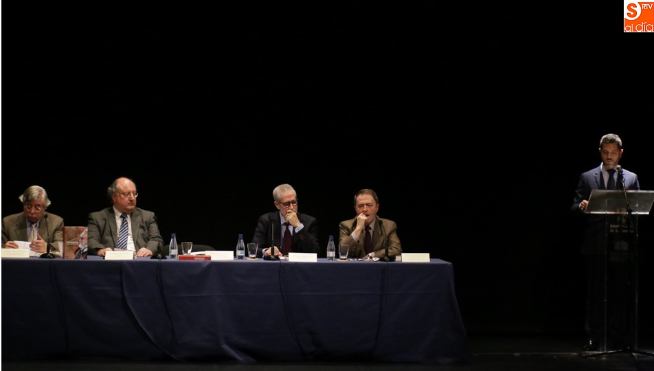 Un momento del acto celebrado en el Teatro Liceo
