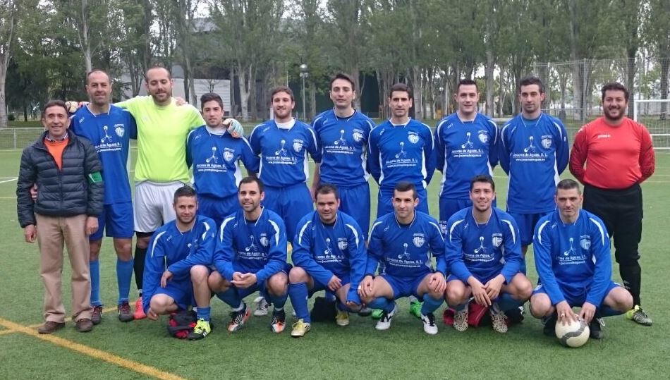 Uno de los equipos que participan en una de las competiciones de fútbol en la provincia