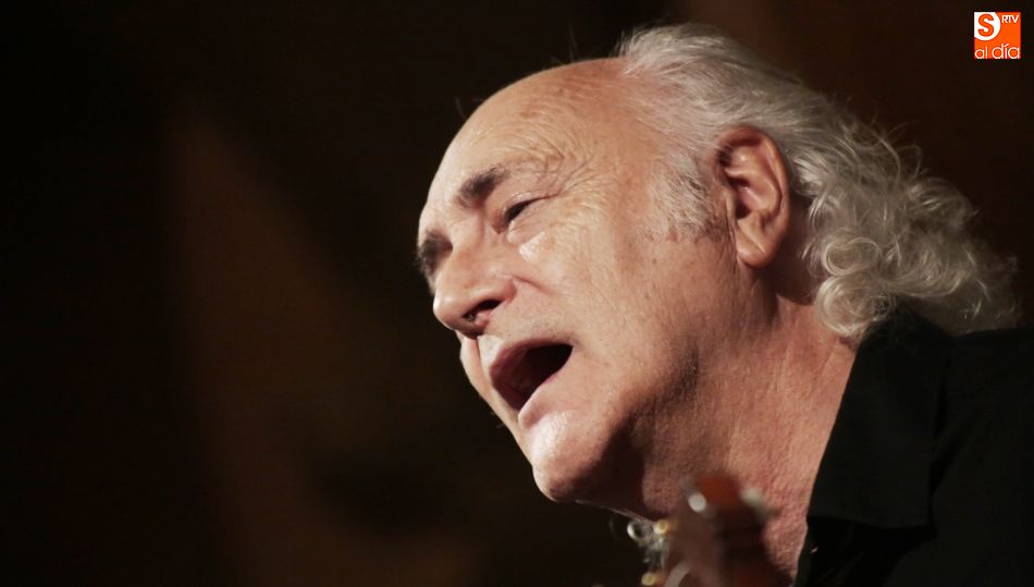 Un momento del concierto de Amancio Prada en el Casino