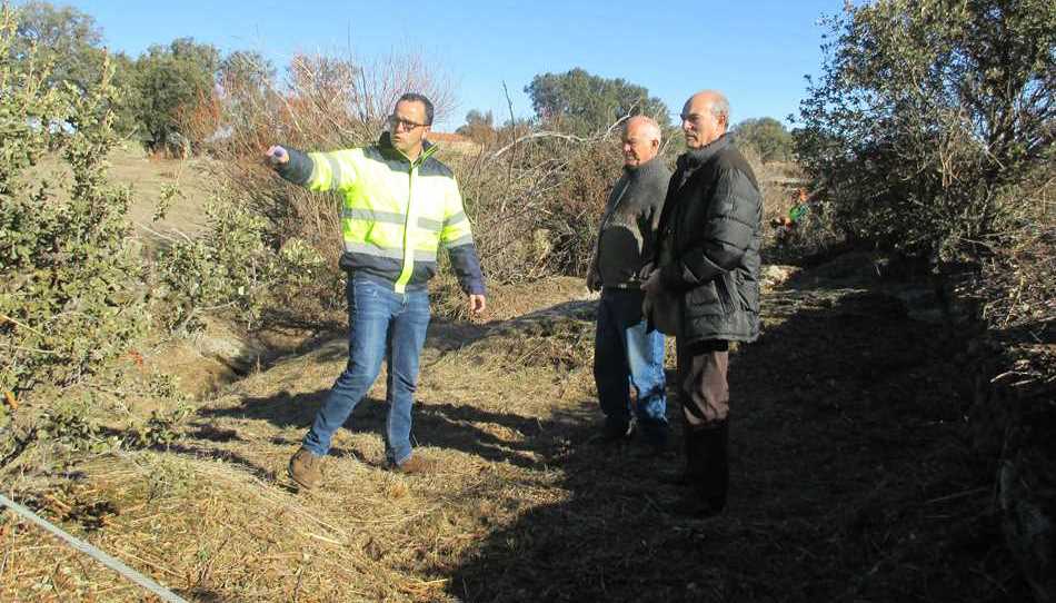 Limpieza del cauce del arroyo de Gallegos de Solmirón