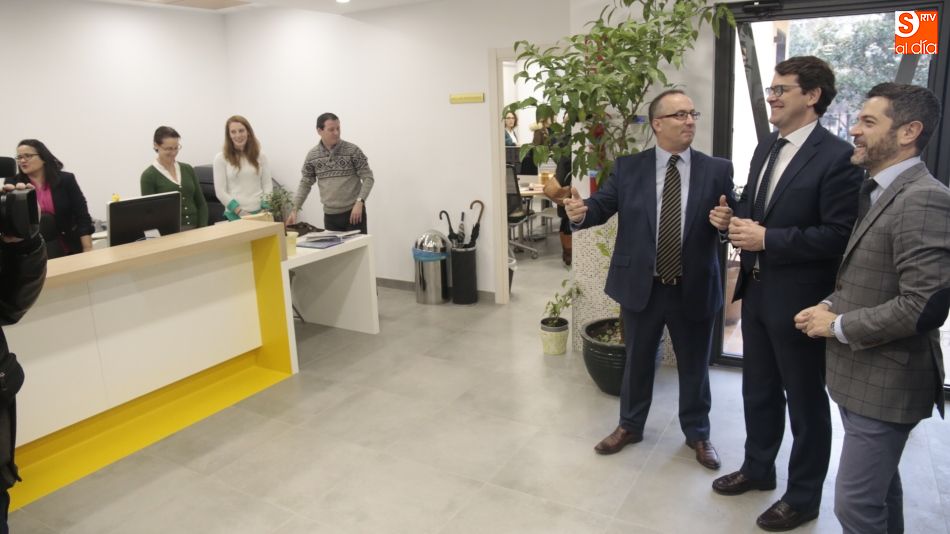 El alcalde ha visitado las nuevas instalaciones del Colegio Delibes. Fotos: Alejandro López
