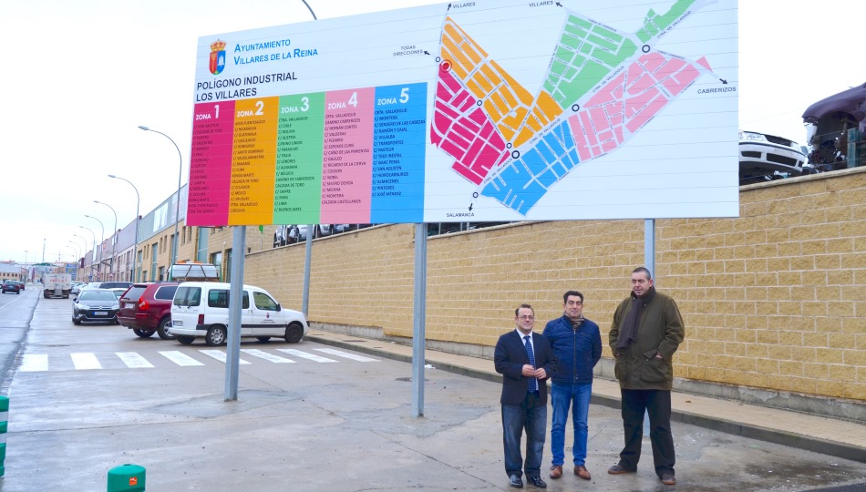 Uno de los paneles que se pueden ver en el polígono de Los Villares de la Reina