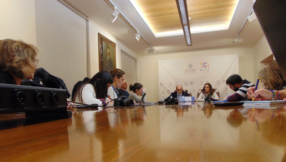 Ruipérez, junto a Martín Aresti, en un momento de su intervención.