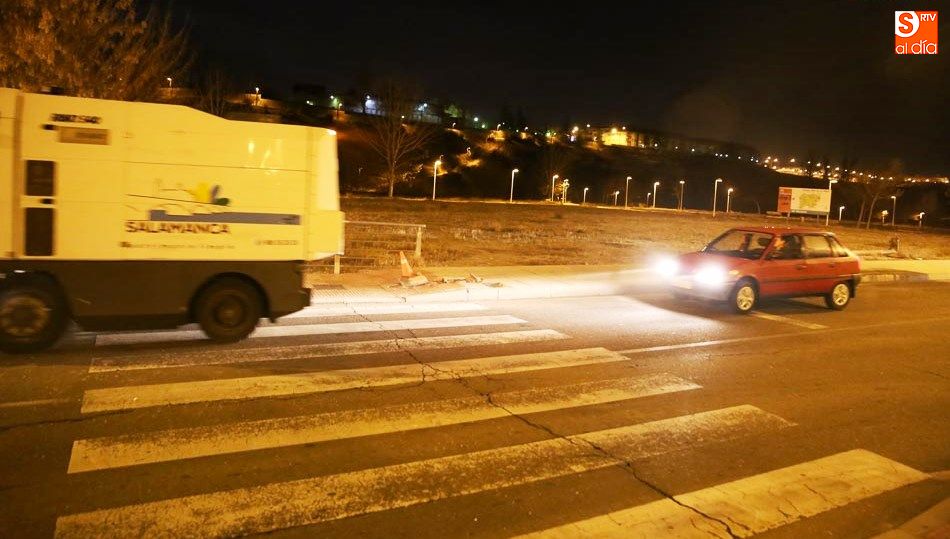 Un coche se estrella contra un árbol en la zona del Parque Miguel Delibes  