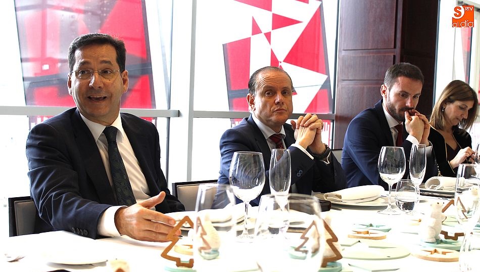 El director de El Corte Inglés de Salamanca, junto al resonsable regional de Comunicación, al responsable de Relaciones Externas de Salamanca y la subdirectora, Raquel Coco.