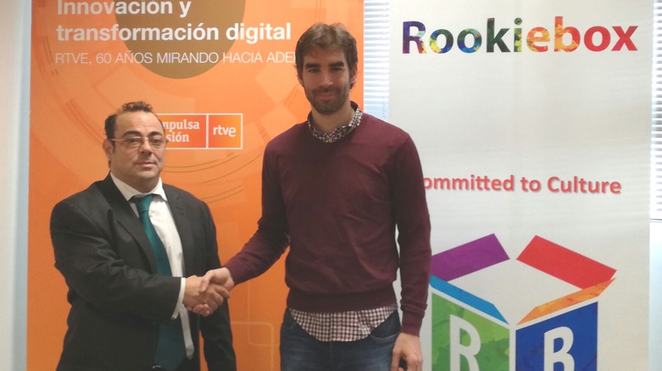 Acuerdo entre Villares de la Reina y Rookiebox, empresa de innovación