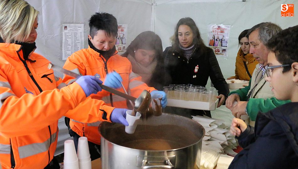 El reparto de chocolarte con bizcochos de Asemvi resultó todo un éxito