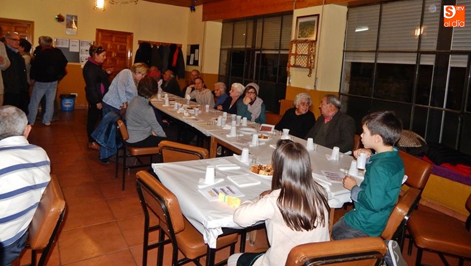 Chocolatada en Almenara de Tormes para celebrar el inicio de la Navidad