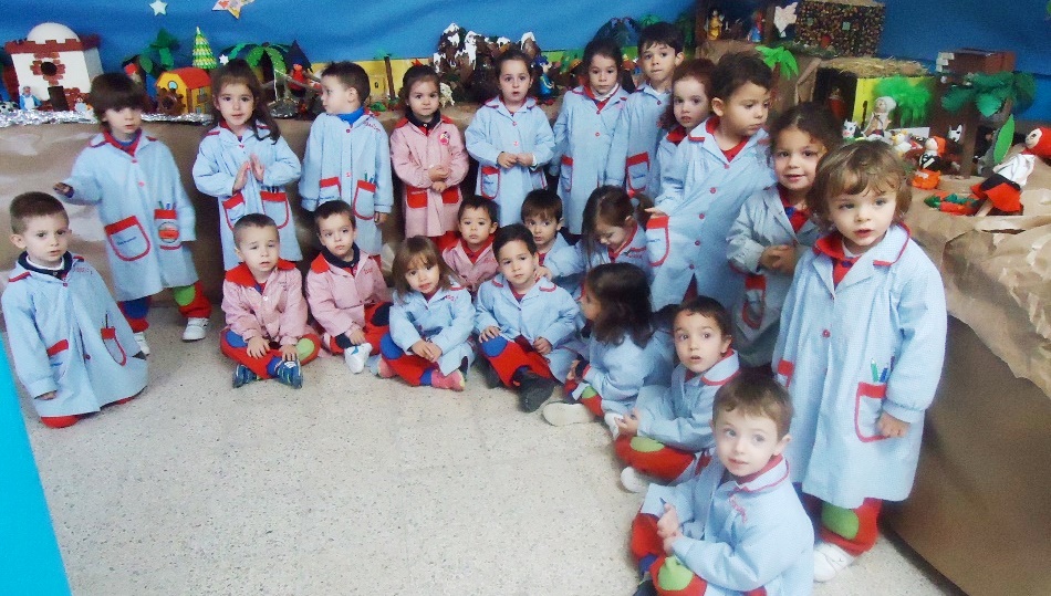 Todos los alumnos colaboran en este Belén del colegio Padres Trinitarios