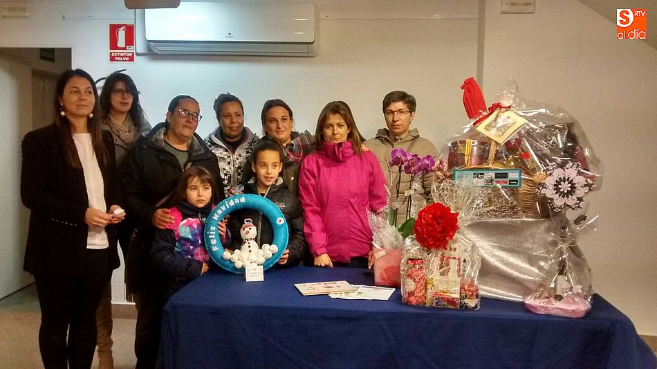 El AMPA del colegio Miguel de Cervantes se alza como ganador del concurso de coronas de Navidad del Ayuntamiento de Guijuelo