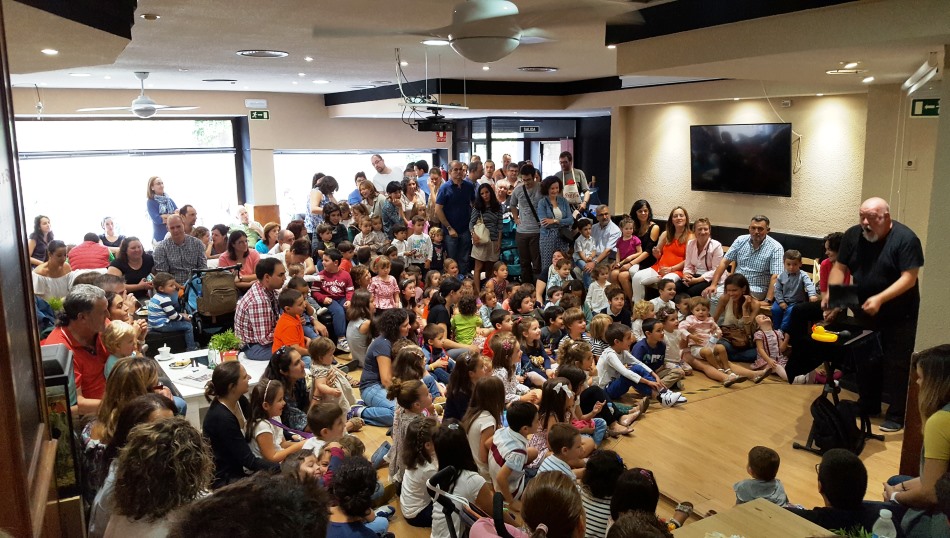 Un momento de un espectáculo celebrado en el Café Manolita
