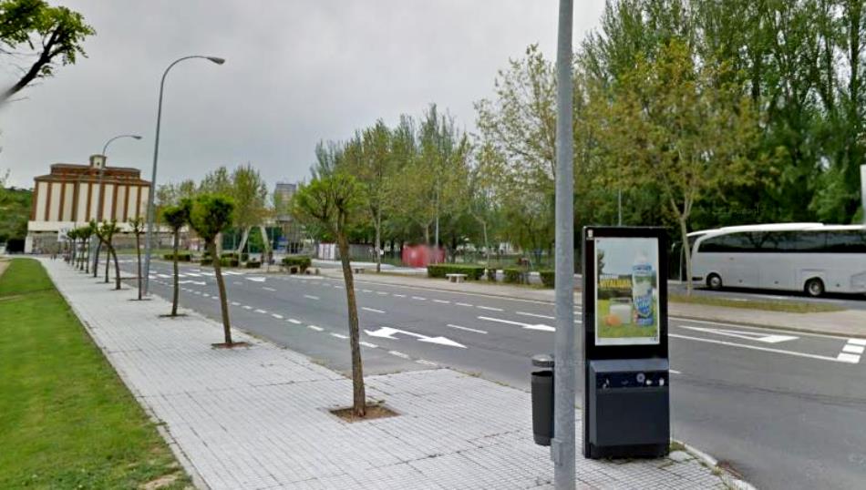 Paseo Lunes de Aguas, junto a la avenida de Lasalle