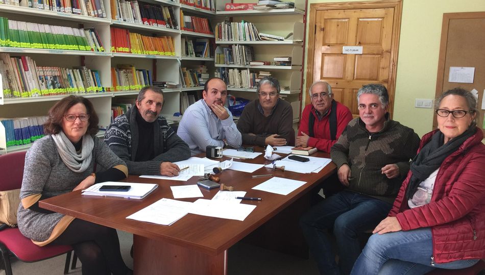 De iz. a der. los regidores o regidoras Mª del Carmen Ruano (El Manzano), Ángel Delgado (Monleras), Leonardo Bernal (Rollán), Fernando Rubio (Juzbado), Germán Vicente (Vitigudino), Manuel Ambrosio Sánchez (Morille) y María Concepción Hernández (Mogarraz).