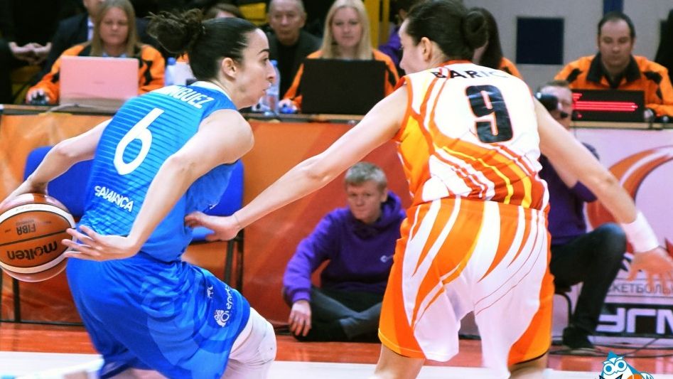 Silvia Domínguez, en el partido de Euroliga ante Ekaterimburgo. Foto: Perfumerías Avenida