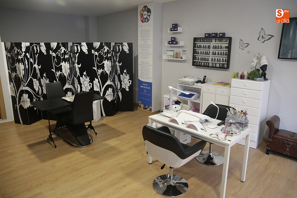 Sarah Nail Studio, en la calle Dimas Madariaga de Salamanca