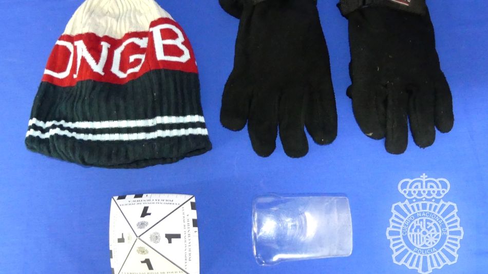 Ladrón sorprendido cuando intentaba acceder a una vivienda de la calle Descubridores  