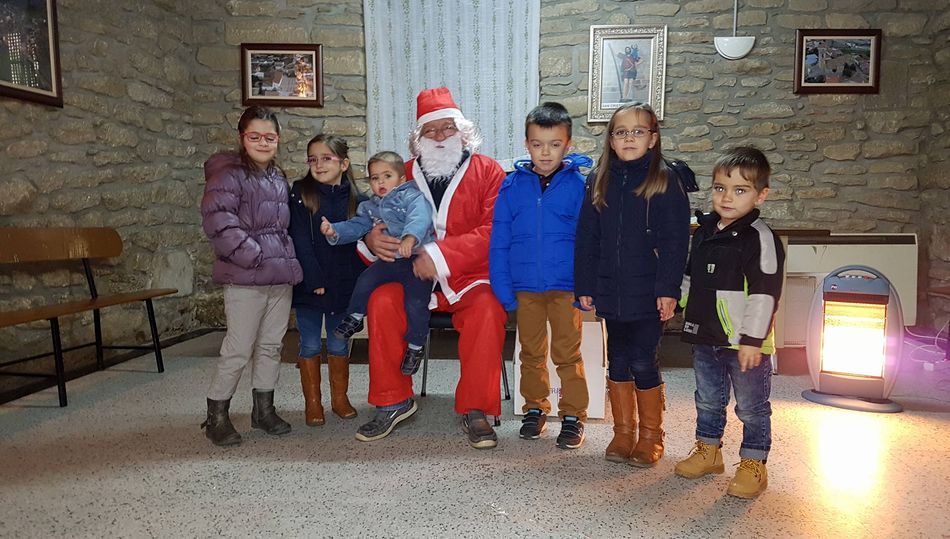 Los pequeños de Guadramiro reciben a Papa Noel