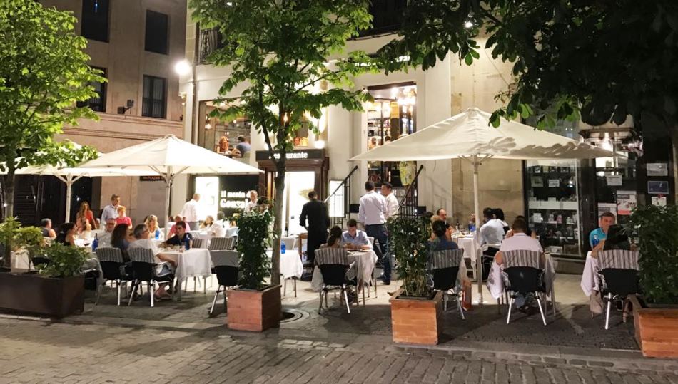 El sector servicios es el que más empleo genera en la capital del Tormes