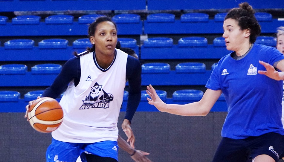 Robinson y Nicholls en un entrenamiento de Avenida / Foto CB Perfumerías Avenida