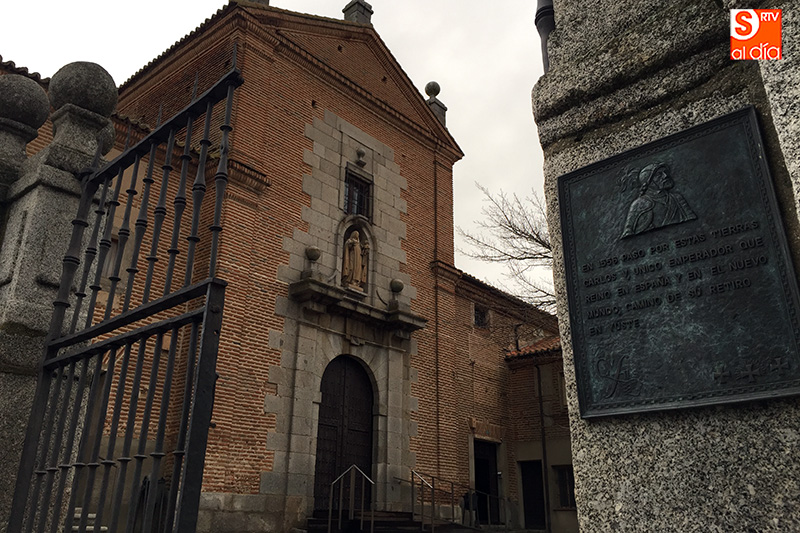 La sala del torno, destinada a la atención al público, cuenta ya con dos nuevas cámaras de videovigilancia, completando así el programa de seguridad del convento y la iglesia de las Carmelitas