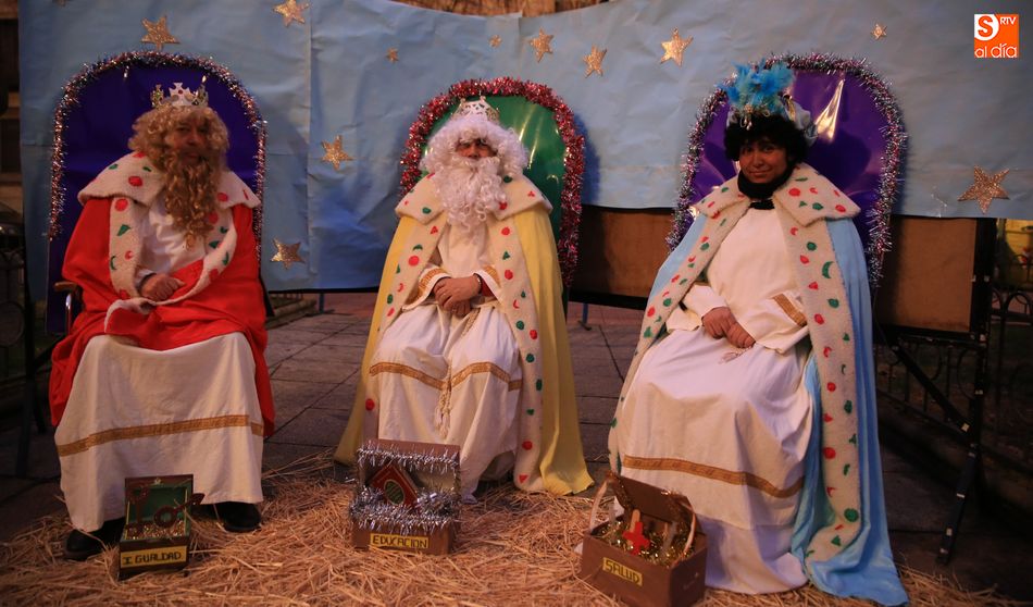 Los Reyes Magos, en el belén viviente de las asociaciones vecinales. Foto: Alberto Martín