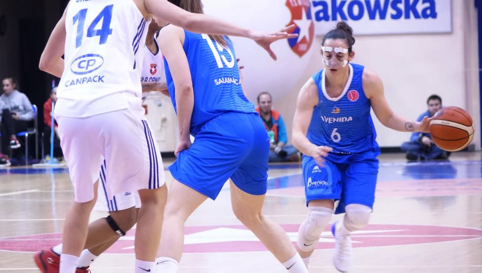 Silvia Domínguez jugó con una máscara debido a su fisura en la nariz