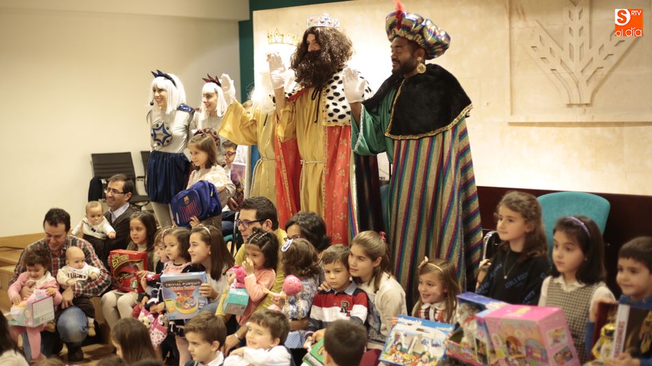 Los Reyes Magos han visitado Caja Rural. Foto: Alejandro López