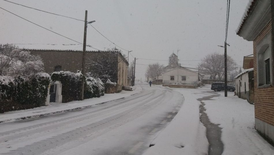 Panorámica del municipio cubierto de nieve.