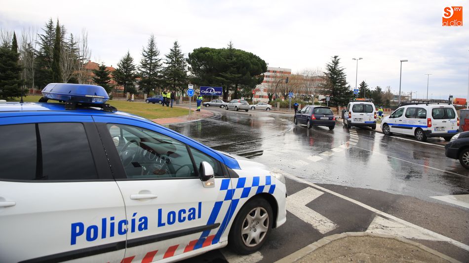 La rotura de una tubería inunda la avenida de la Serna en Santa Marta  