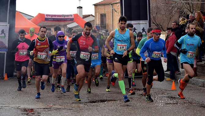 Más de 250 corredores participaban este sábado en la 6ª Carrera del Roscón de Paradinas