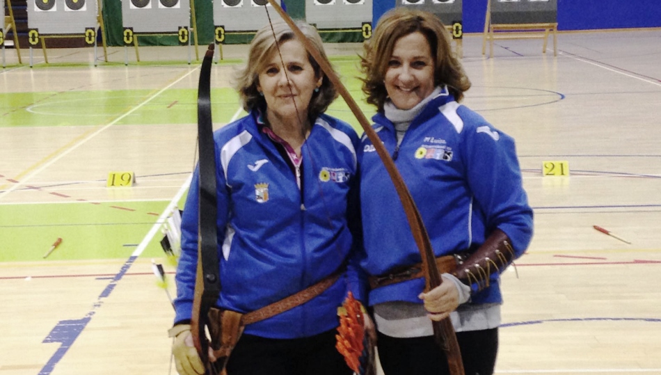Las hermanas Peláez Pezzi con sus trofeos