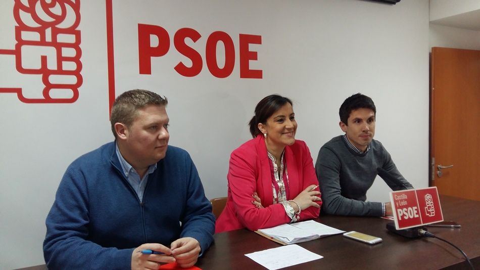 Óscar Álvarez, Ana Sánchez y Mario Cavero