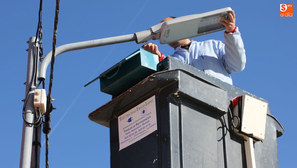 El Ayuntamiento está procediendo al cambio de luminarias por otras de led