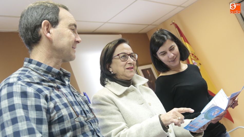 Tito Martín, Lourdes Villoria y Silvia Martín, en la presentación de las fiestas de San Vicente. Foto: Alejandro López