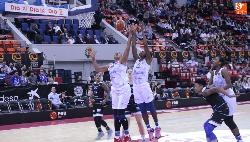 Erika de Souza en una de las jugadas de este partido