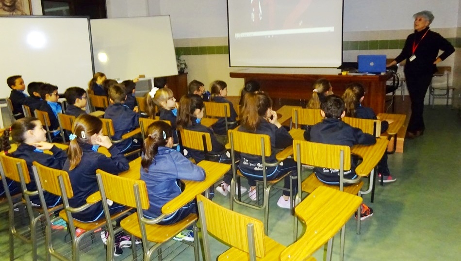 Charla sobre el Servicio 112 en el colegio San Juan Bosco