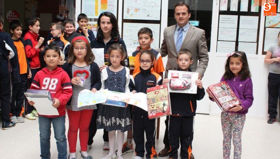 Alumnos del colegio Antonio Machado en uno de los actos de la Semana de la Seguridad, que se desarrolla en el centro desde hace seis años